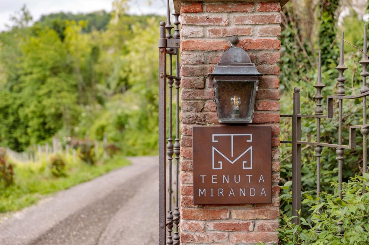 Tenuta Miranda Cassinasco Bagian luar foto